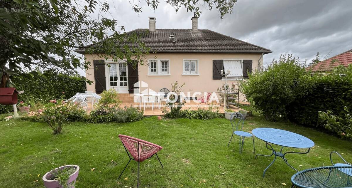 Maison à SAINT-CALAIS