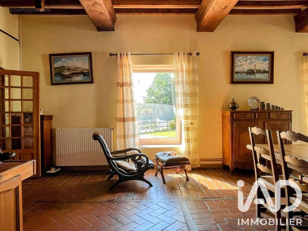 Maison 299 m² à Commes  - photo 4