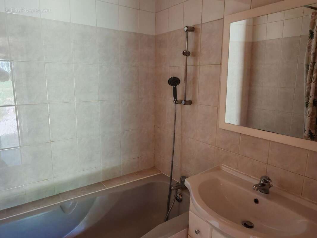 Ancienne maison de forgeron de 275m² et ses dépendances au calme sur 3600m² de terrain - photo 15