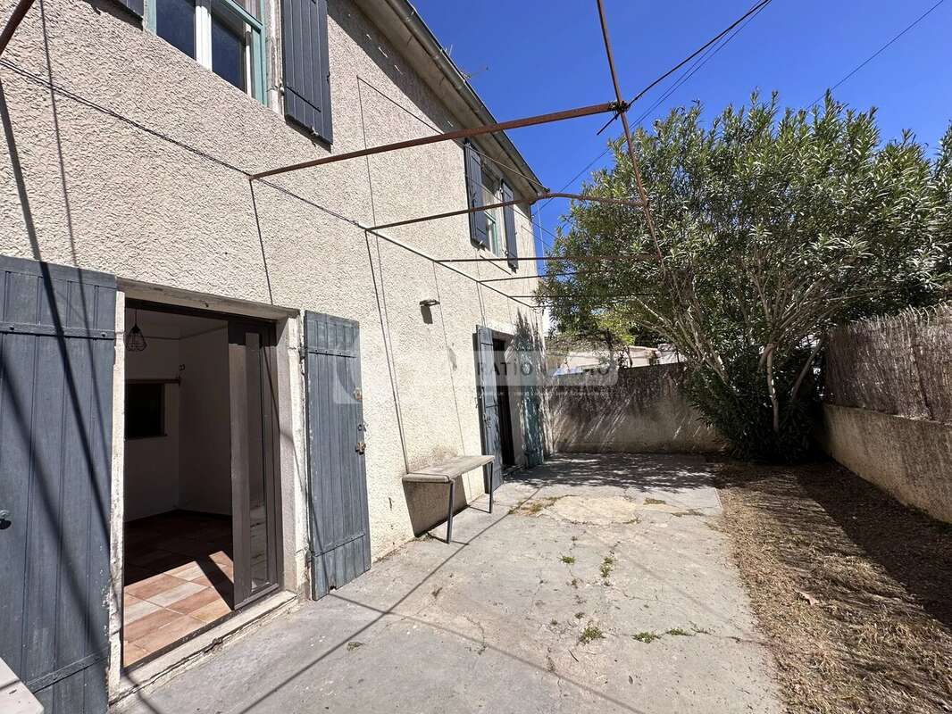 Appartement à FONTVIEILLE
