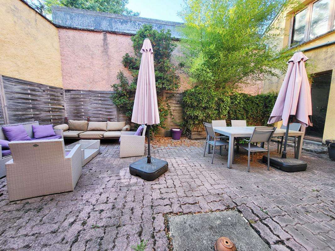 Maison 134m² habitable, 4 chambres, garages, patio et jardin - photo 15