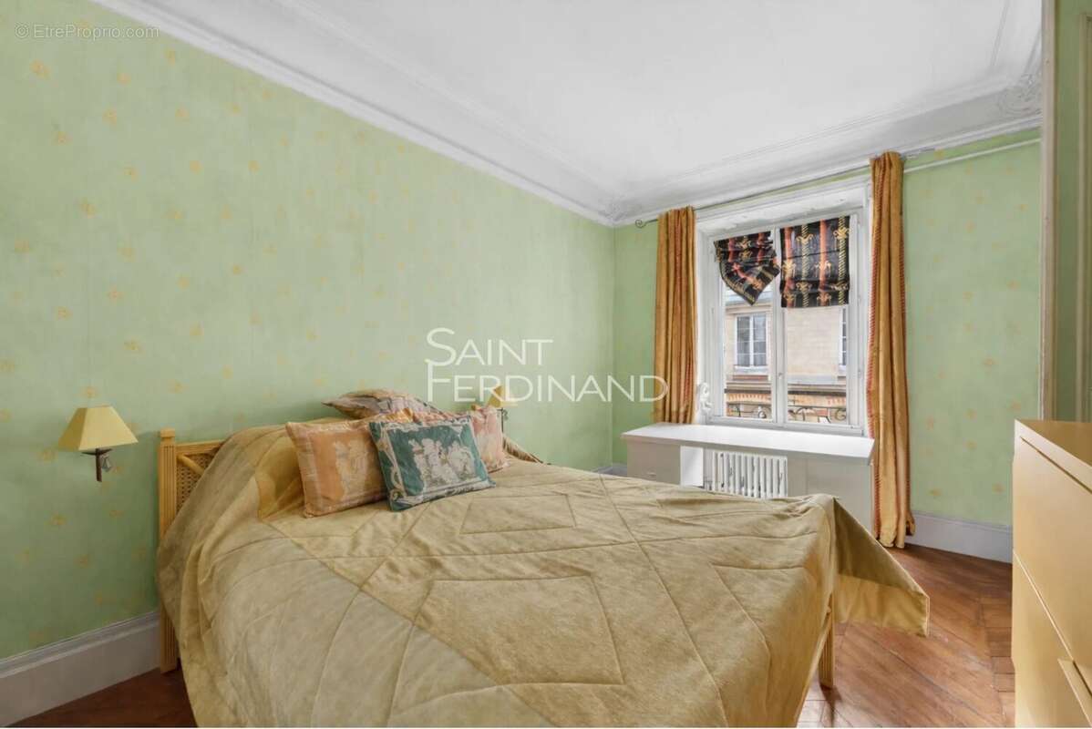 Appartement à PARIS-8E