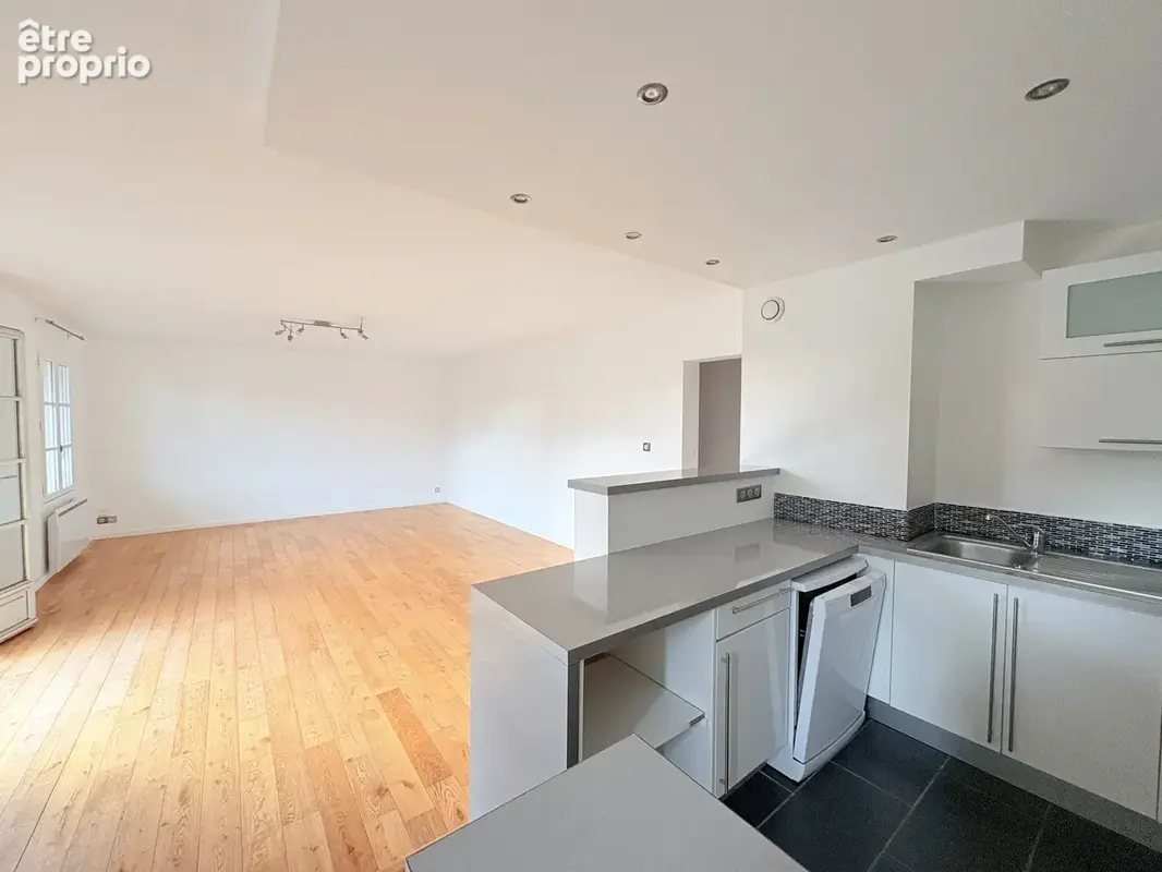 Appartement T4 avec balcon, garage et vue dégagée - Bord de Loire - photo 11