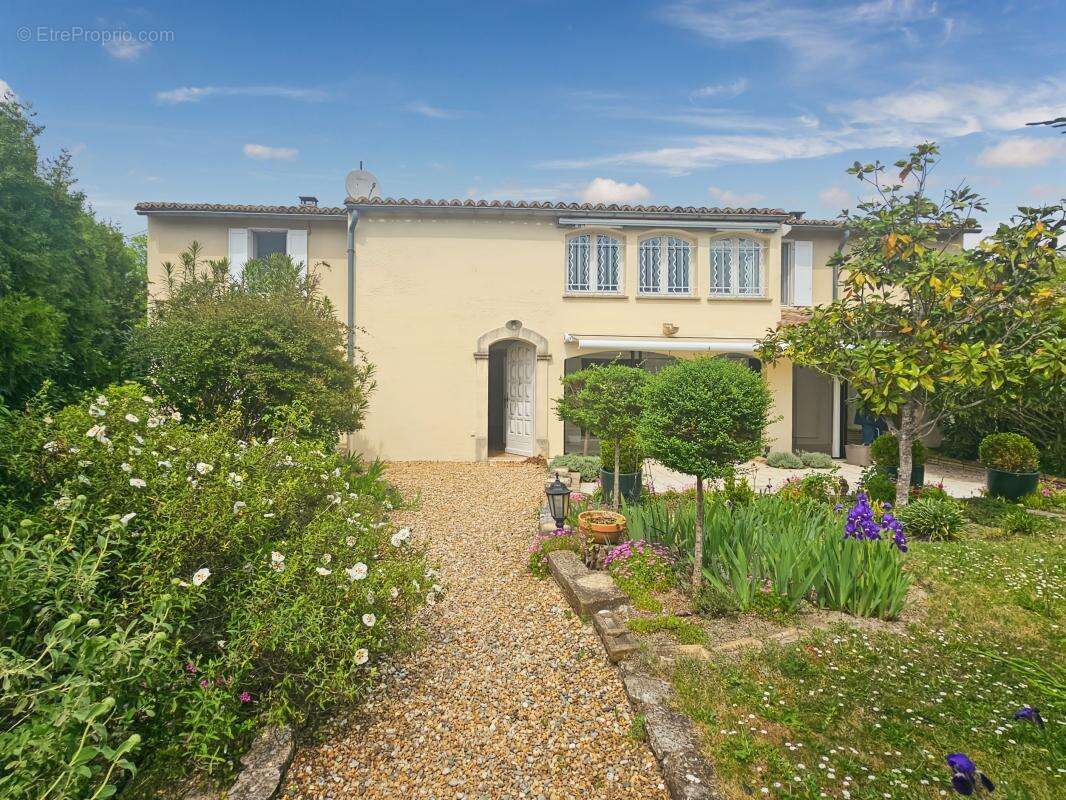 Maison à UZES