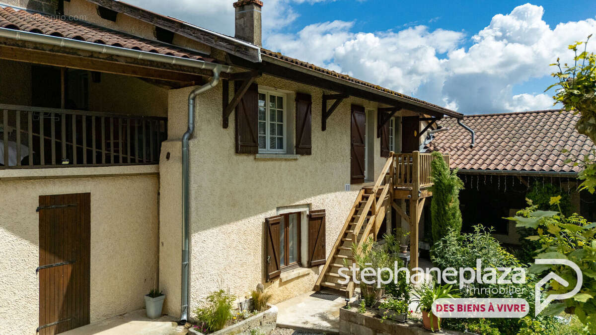 Joli corps de ferme rénové de 171m² habitables + dépendances aménageables et 914m² de terrain à PEROUGES - photo 14