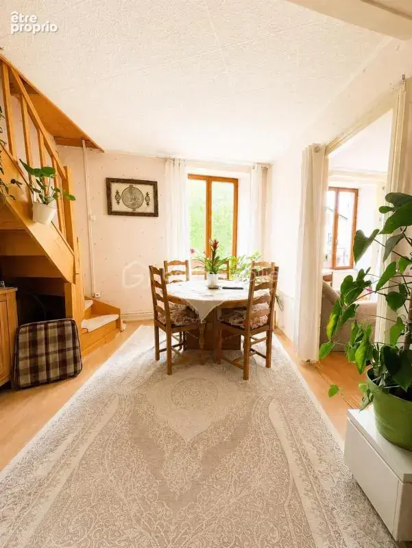 Maison 106 m² à Thiers  - photo 2