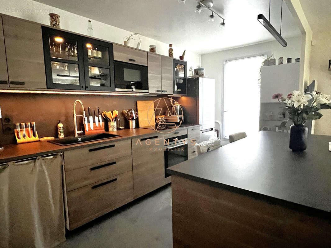 Appartement à LE PLESSIS-TREVISE