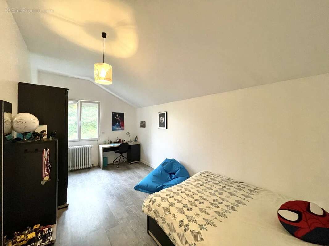 Maison à VERRIERES-LE-BUISSON