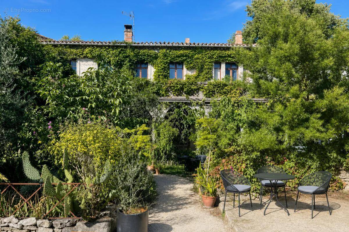 Maison à MONTOLIEU