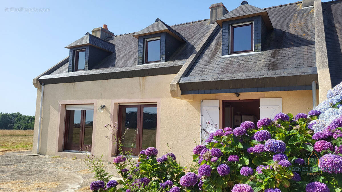 Maison à LOCMARIA