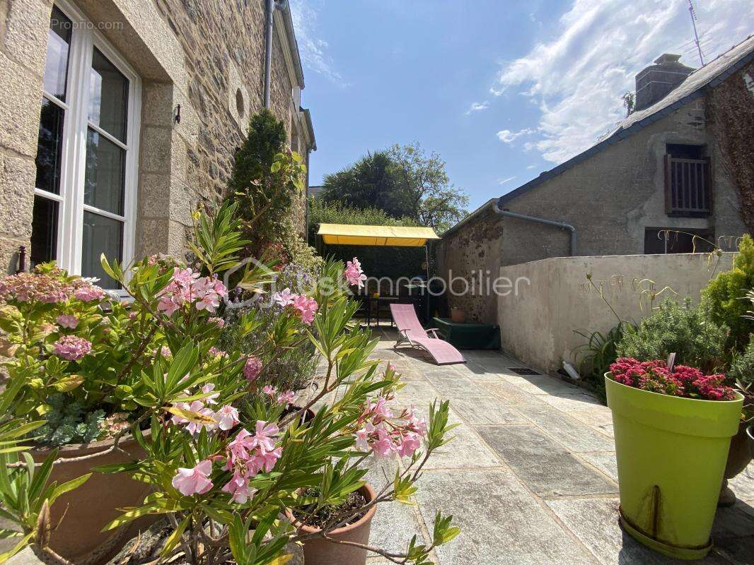Maison ancienne de 210 m² Langrolay-sur-Rance - photo 2