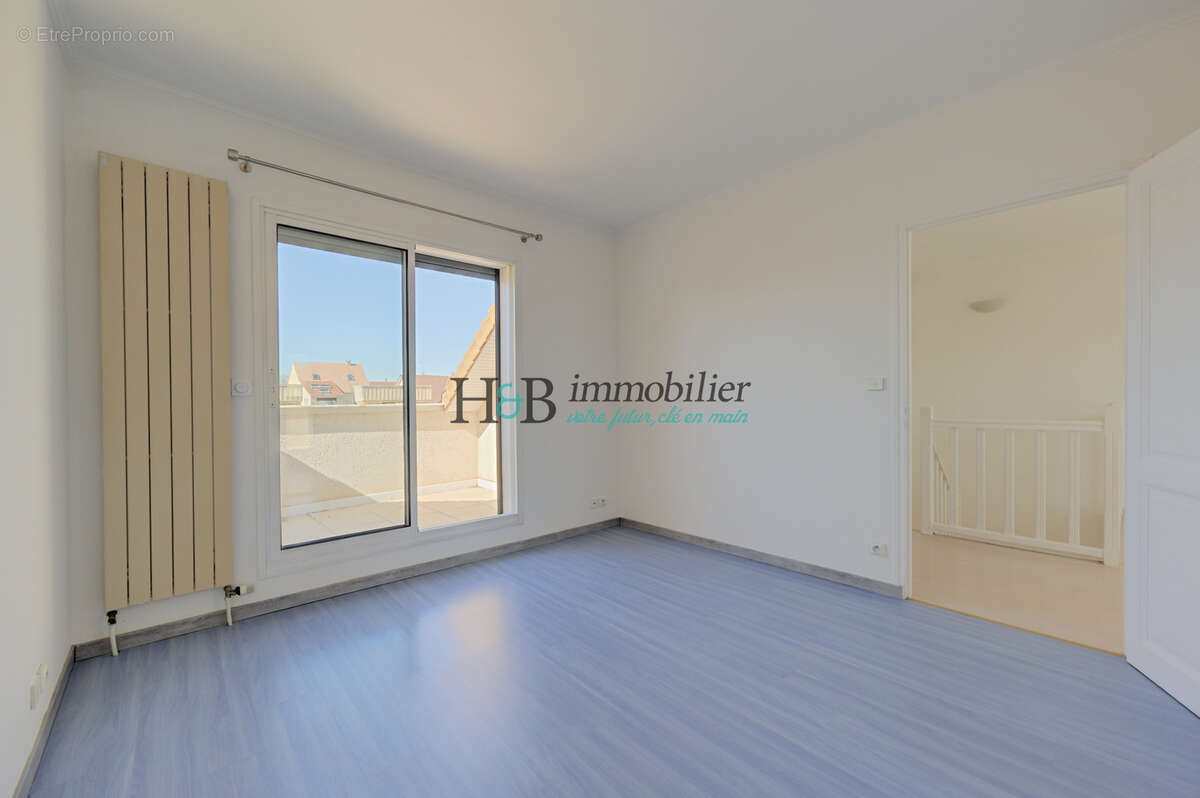 Maison à VERT-LE-GRAND