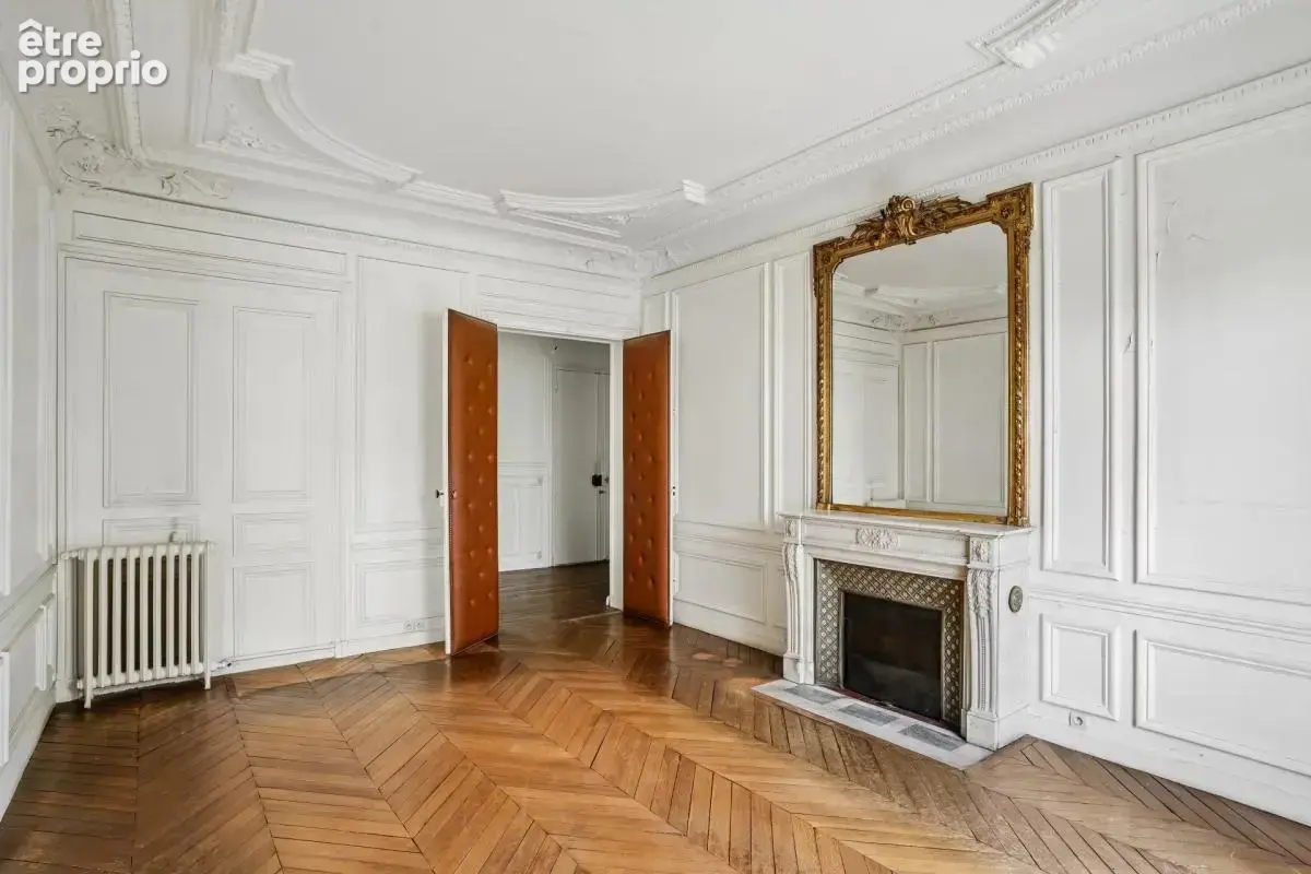 Appartement à rénover au cœur de la très prisée place du Maréchal Juin - photo 4