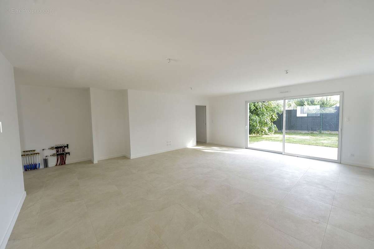 Maison à MESCHERS-SUR-GIRONDE