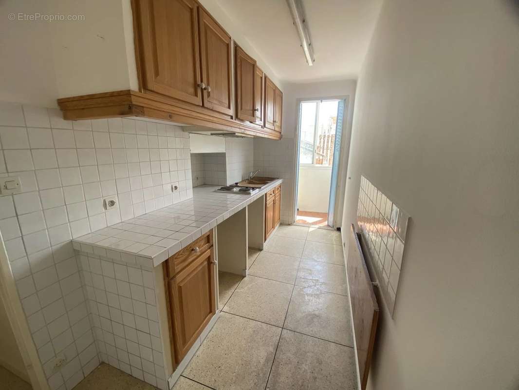 Appartement à MARSEILLE-4E