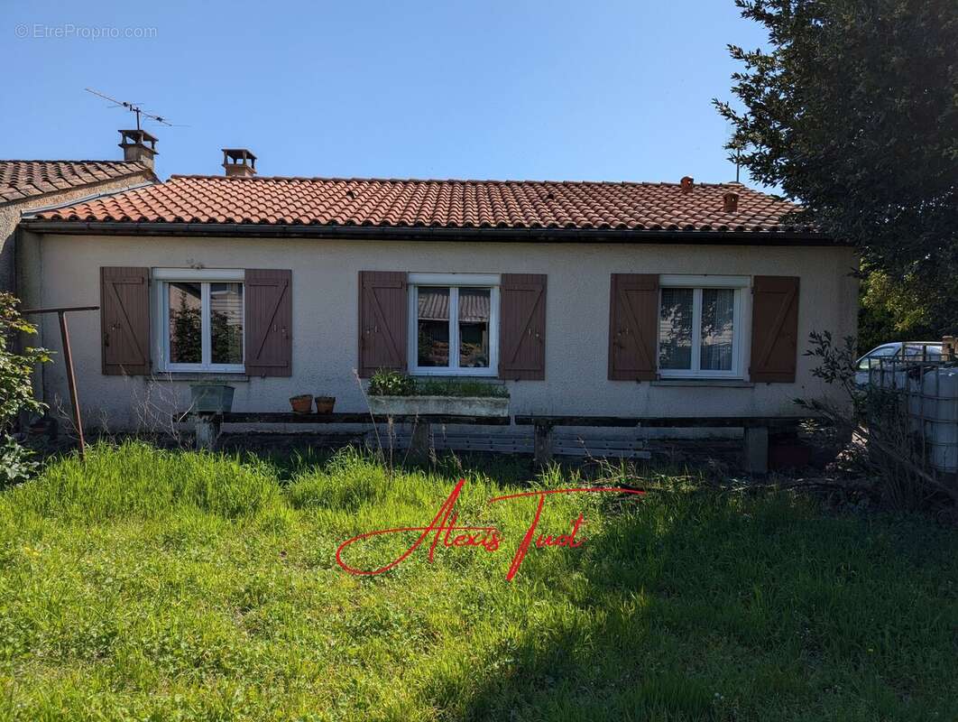 Maison à AMBARES-ET-LAGRAVE