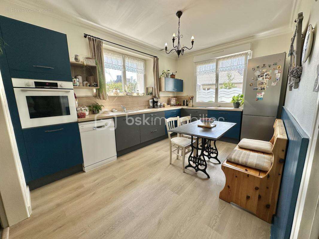 Maison 135 m² à Coray - photo 4