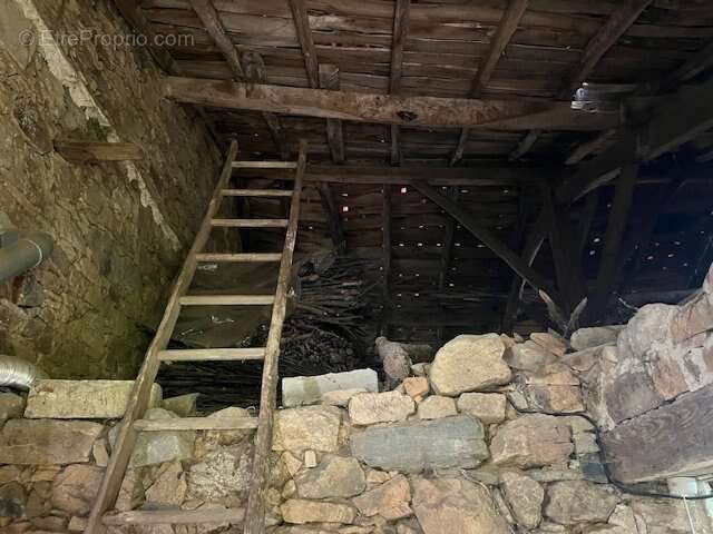 Maison à CHAMPAGNAC-LA-RIVIERE