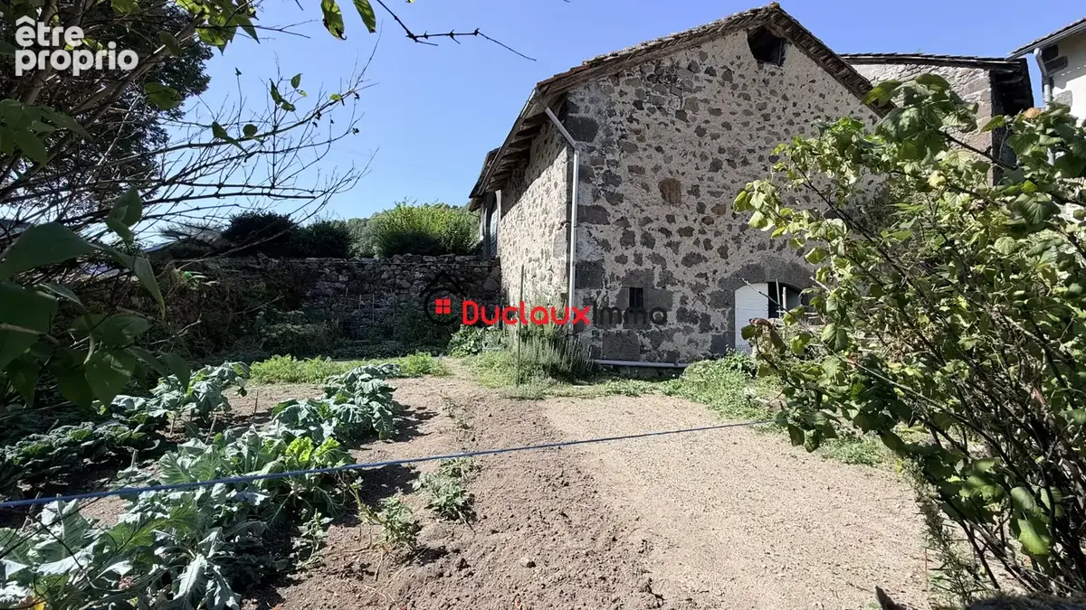 Maison auvergnate en pierre avec grange - photo 2