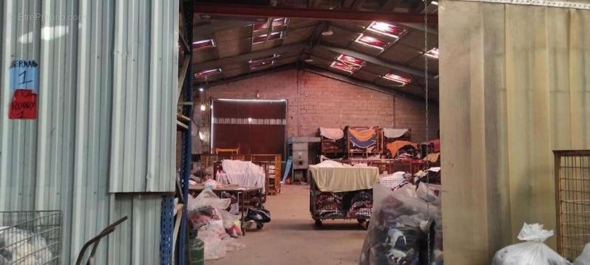 Local, Hangar, Entrepôt de 2800m² sur terrain de 7710m² - photo 6