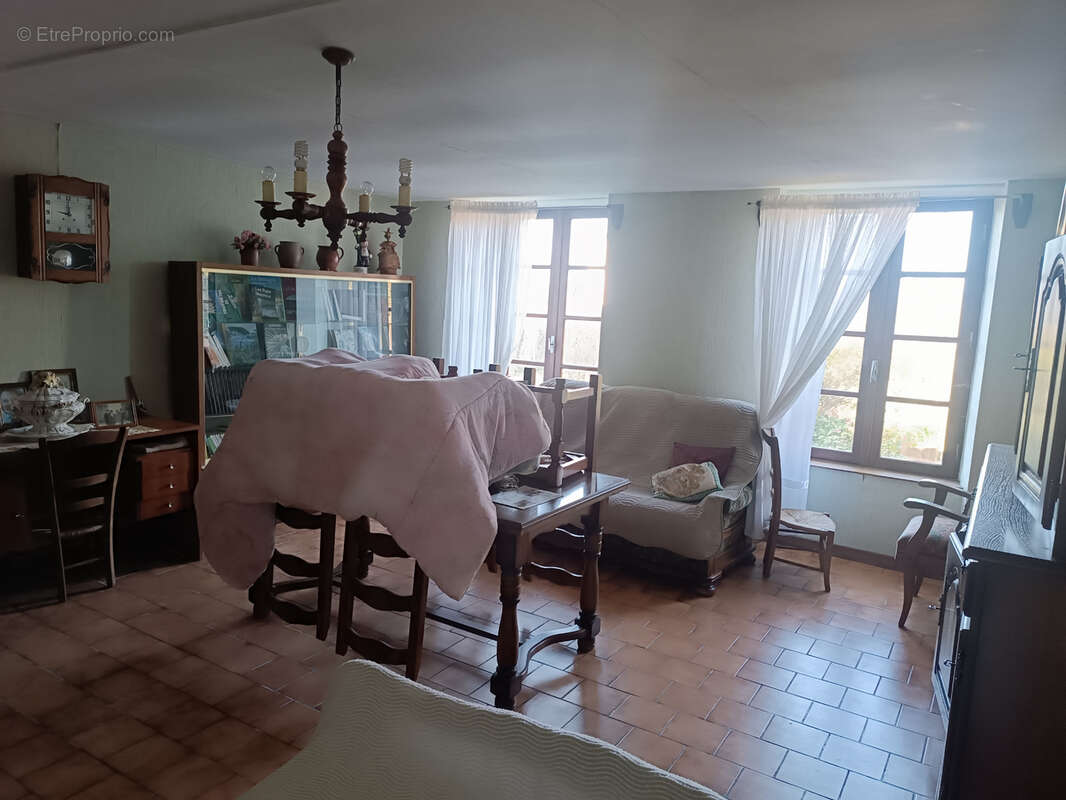 Maison à BUSSIERE-POITEVINE