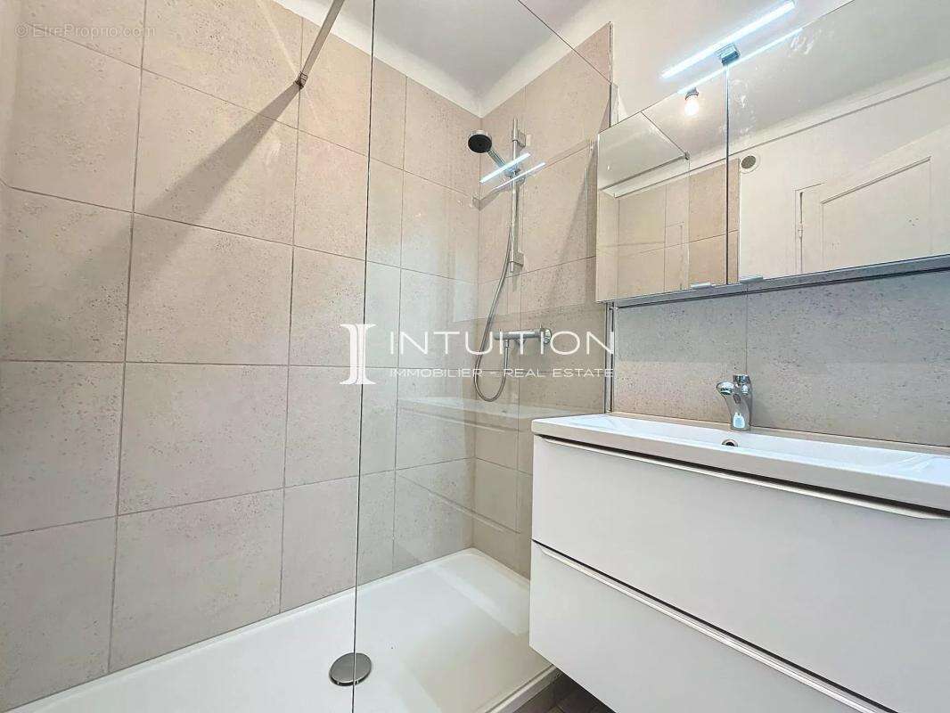 Cannes - Alexandre III : Appartement 2 pièces vue mer - photo 14