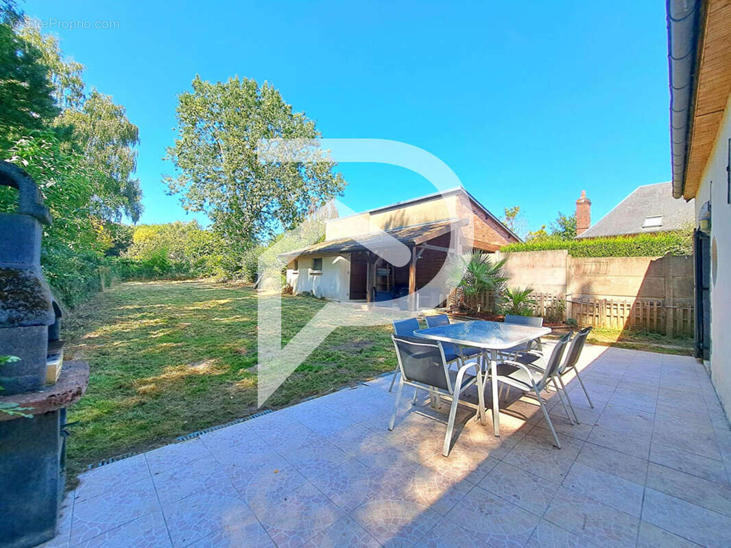 Maison à ONS-EN-BRAY