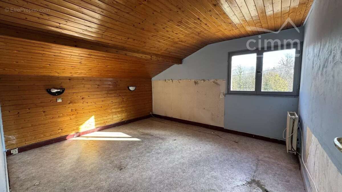 Maison à SAINT-BARTHELEMY-DE-VALS