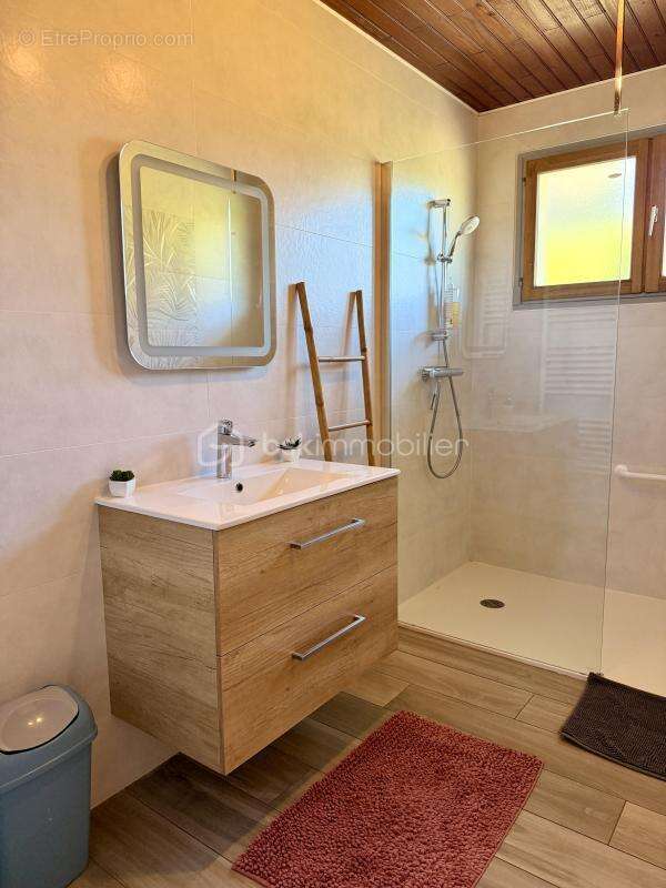 Maison à SAINT-LATTIER