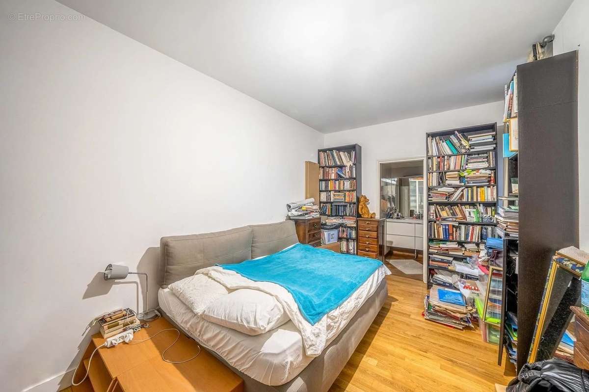 Appartement à PARIS-14E