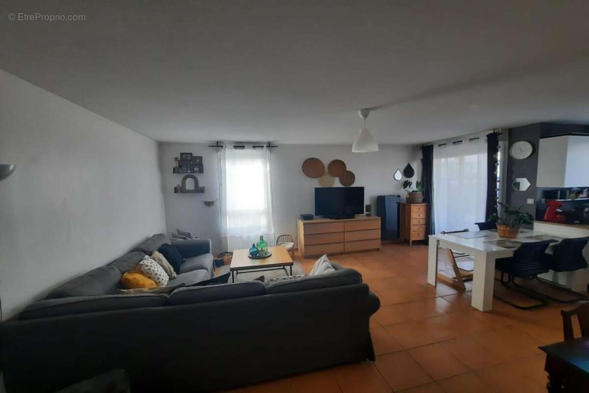 Appartement à LA SALVETAT-SAINT-GILLES