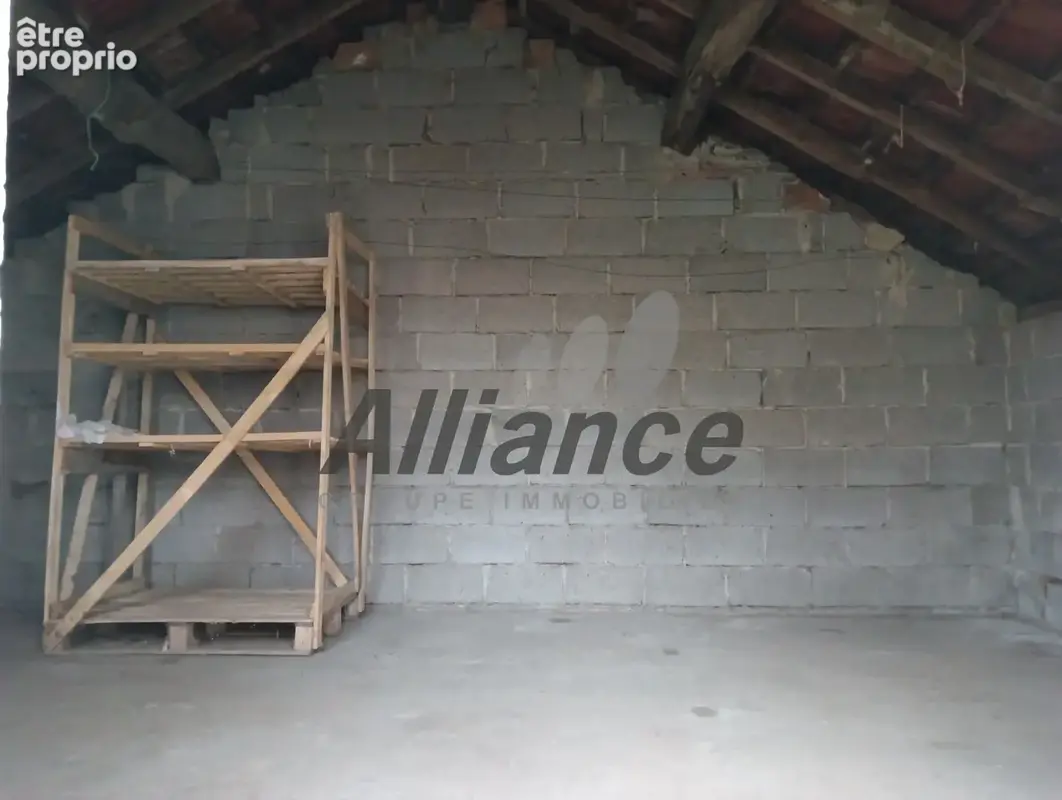 Jolie maison avec garage, terrain et dependance - photo 17