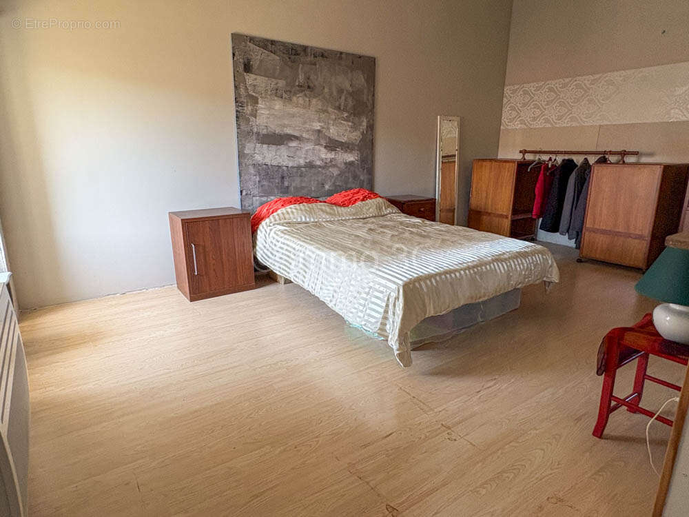 Maison en pierres avec dépendances - photo 10