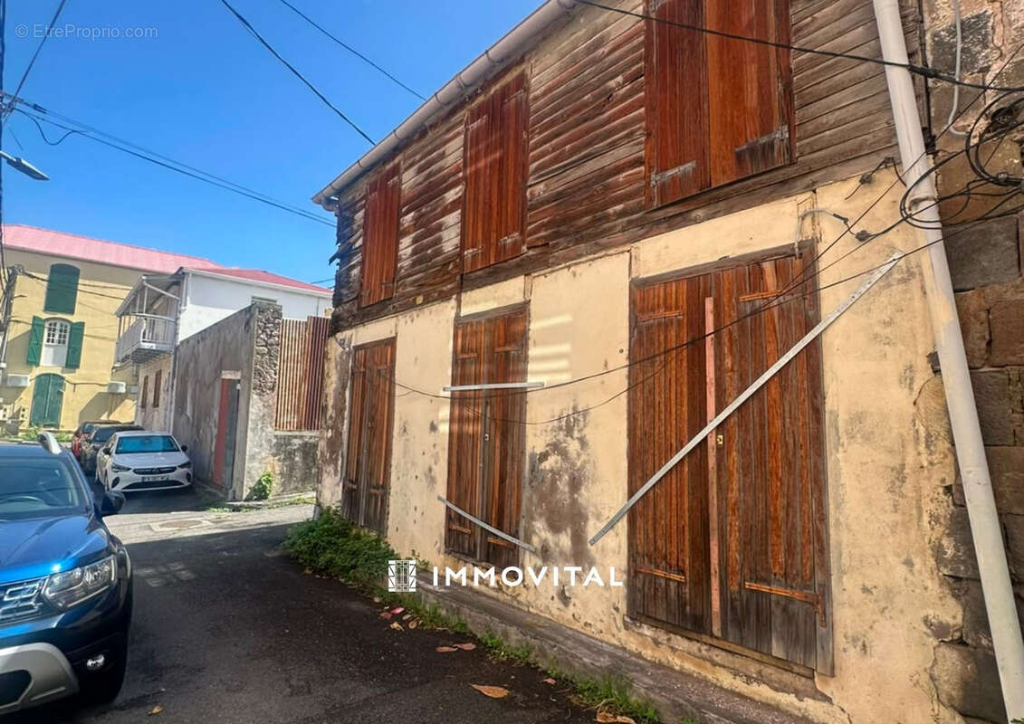 Maison de ville à rénover entièrement   Centre-ville de Basse-Terre - photo 3