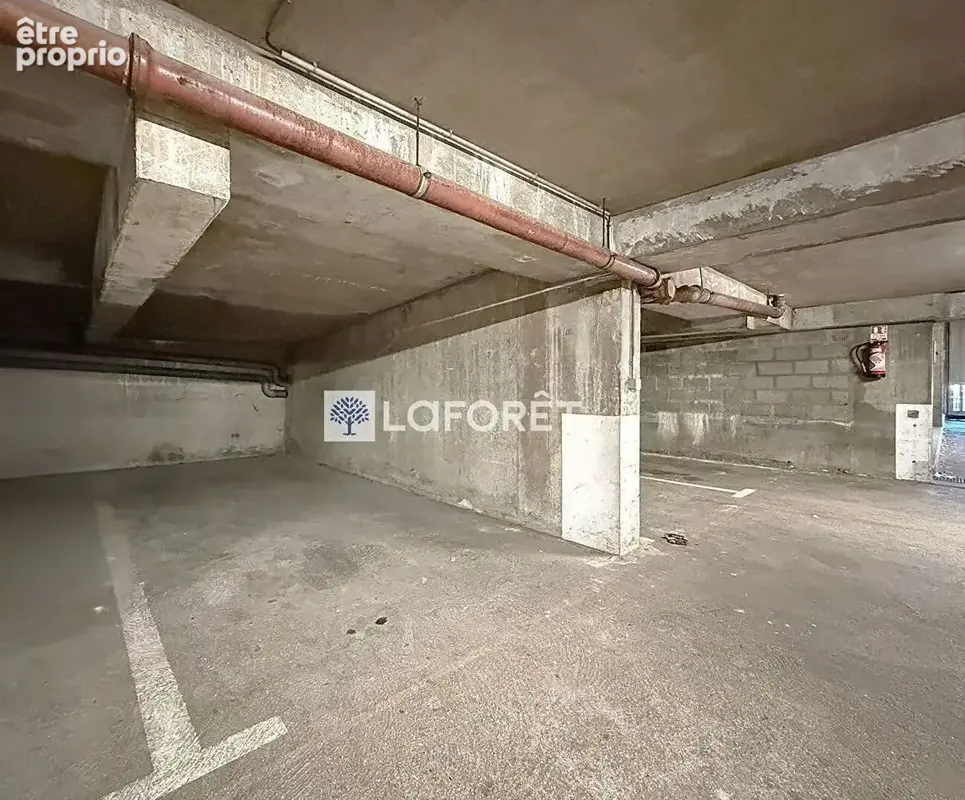 À vendre .  place de parking sécurisée en sous-sol . fécamp - photo 2