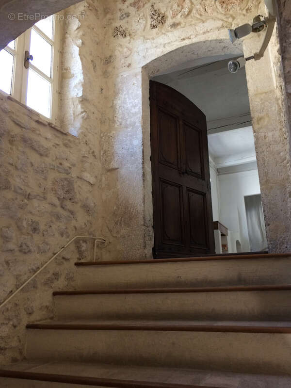 Appartement à LA GARDE-ADHEMAR