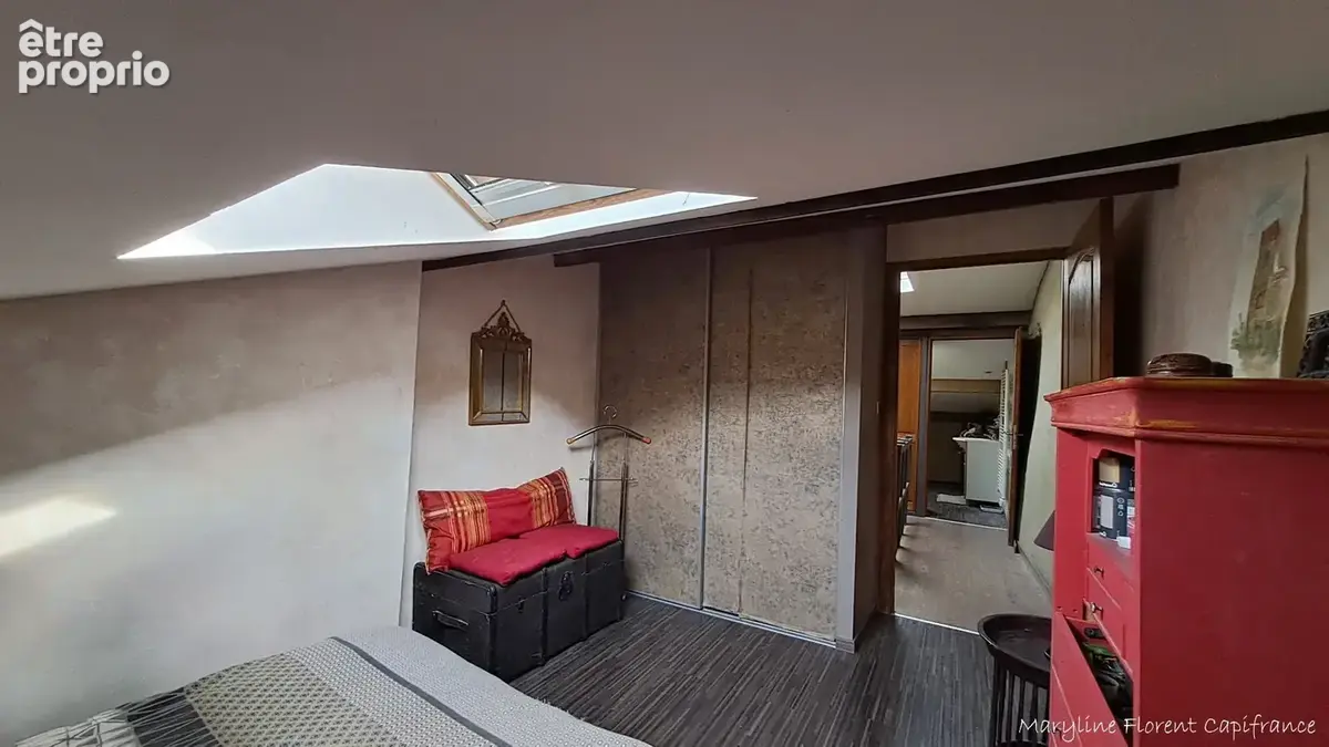 Maison T5 de 105 m² – Cour sans vis-à-vis, Véranda, Terrasse, Garage et dépendance - photo 15