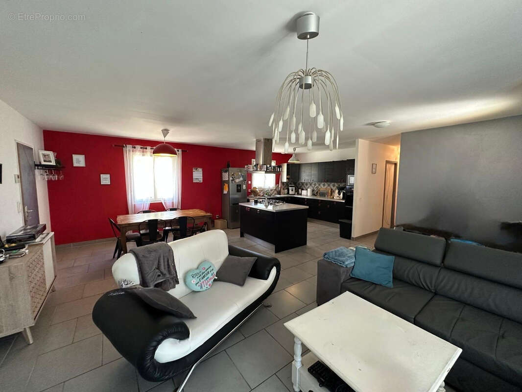 Maison à GREOUX-LES-BAINS