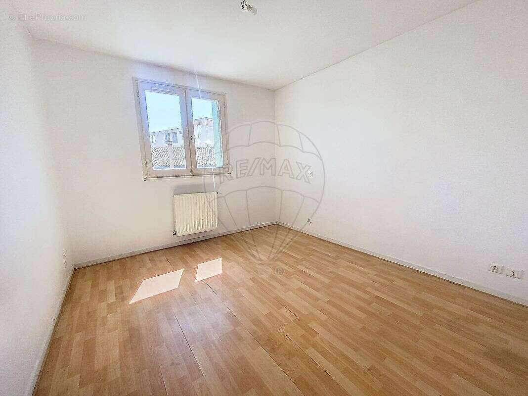 Autre à NIMES
