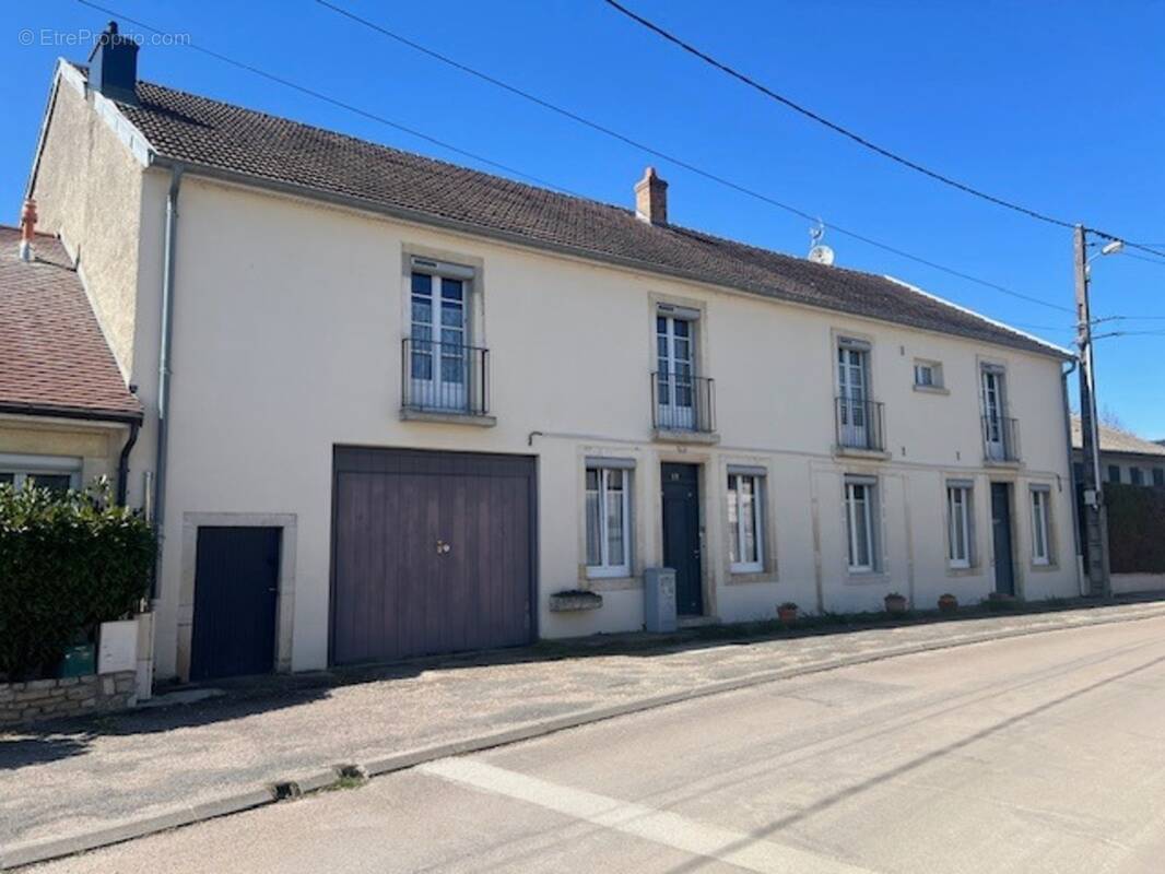 Maison à ARC-SUR-TILLE