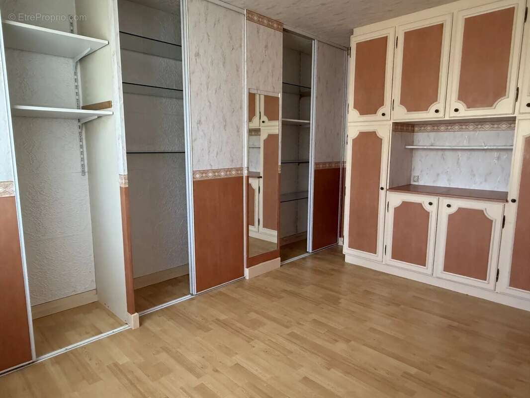 Maison à SAINT-JULIEN-DU-SAULT