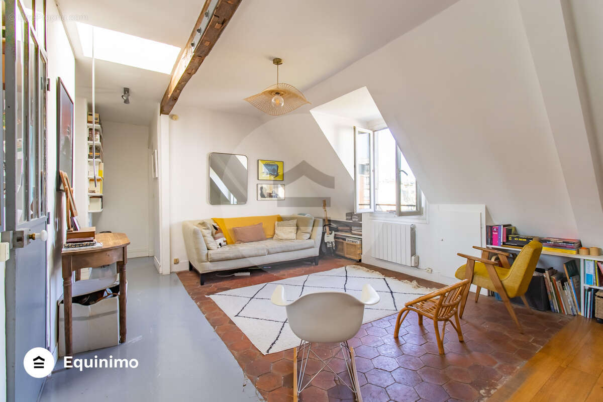 Appartement à PARIS-10E