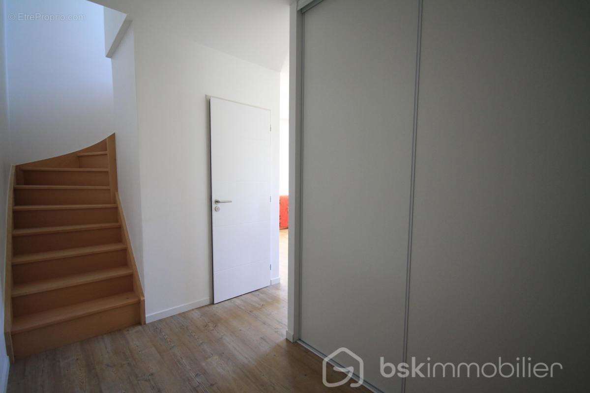 Maison à D&#039;HUISON-LONGUEVILLE