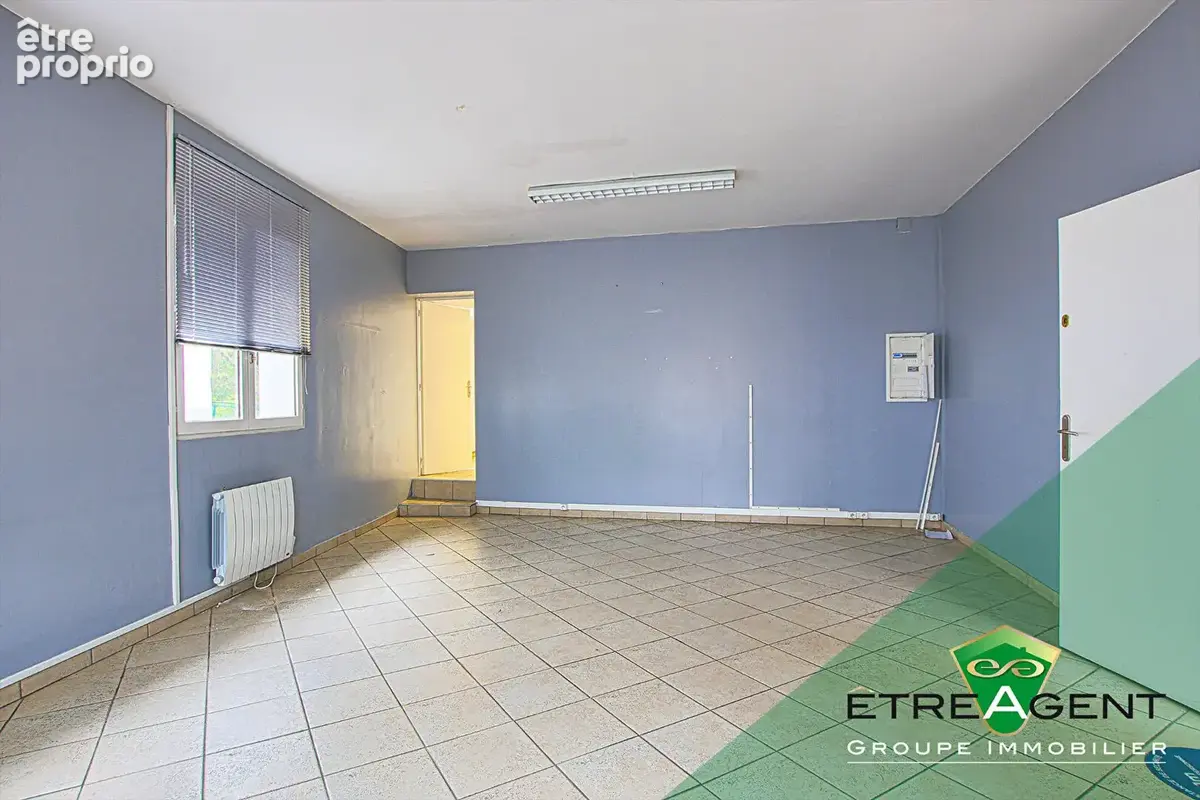 Local commercial 300m² plain-pied avec parking - Charleval - photo 5