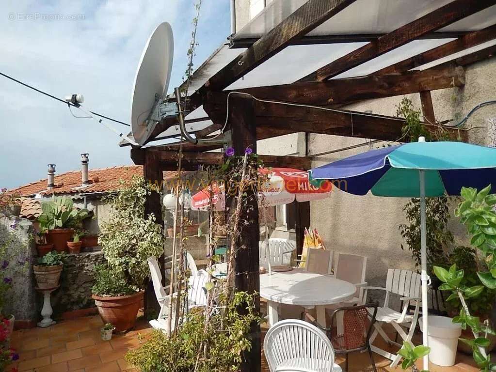 Appartement à BERRE-LES-ALPES