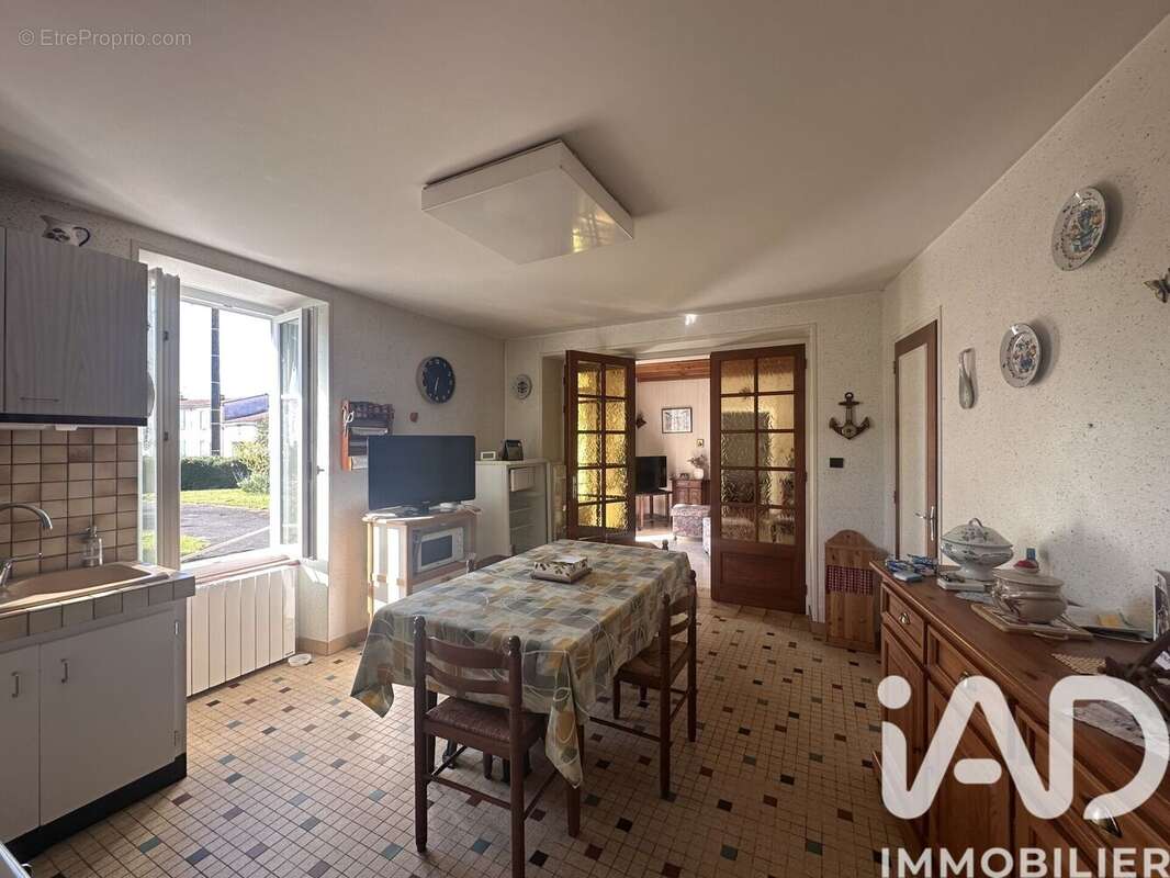 Photo 8 - Maison à VERINES