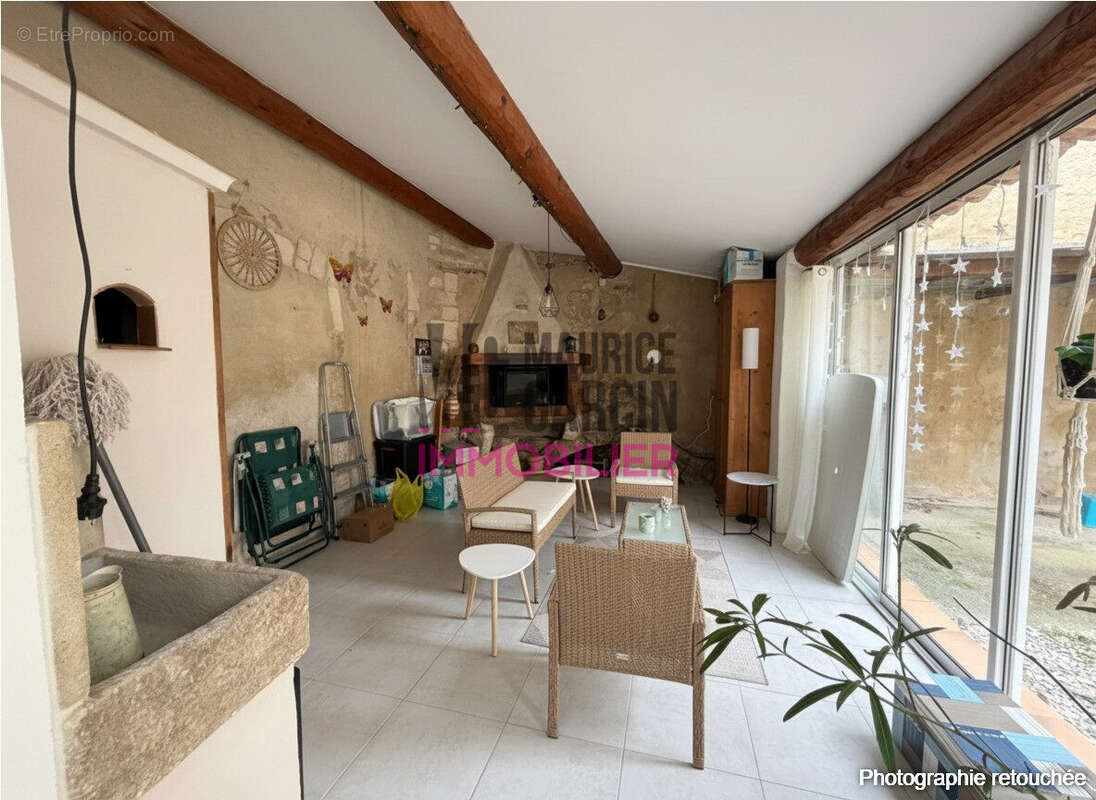 Appartement à PERNES-LES-FONTAINES