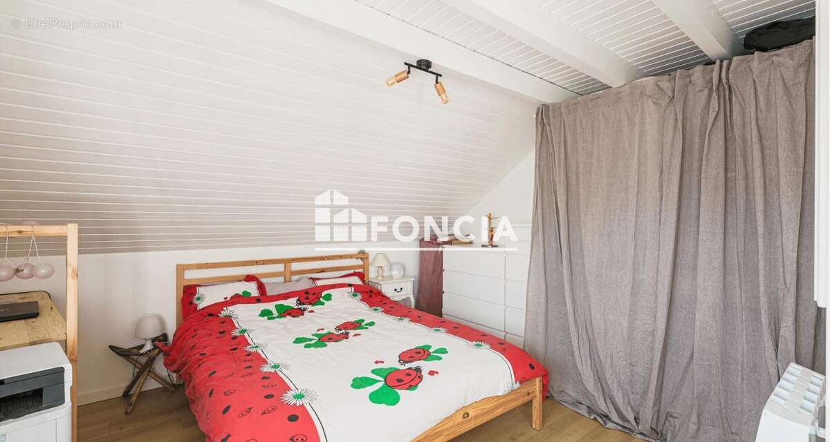 À acheter - varces-allières-et-risset – appartement t4 + cuisine – cellier - photo 6