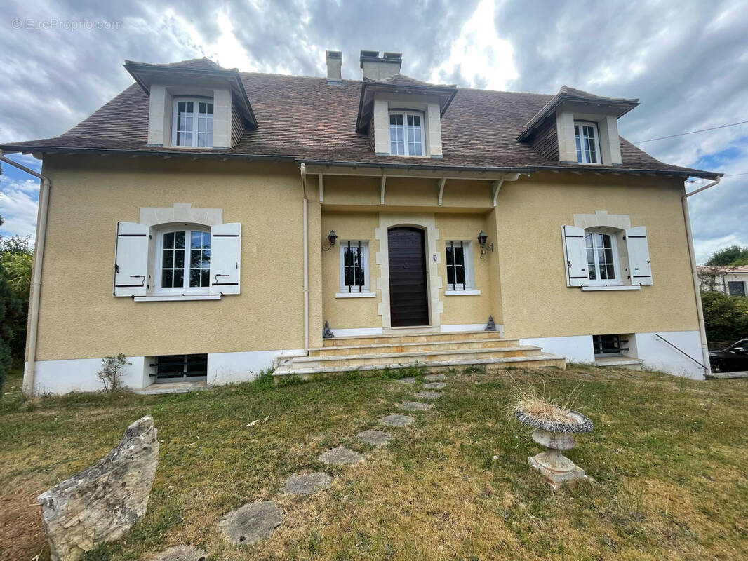 Maison à COULOUNIEIX-CHAMIERS