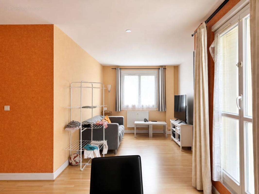 Appartement de 5 pièces de 103 m² à Cergy - photo 2